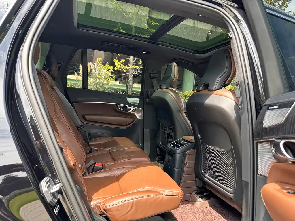 Volvo XC90 PHEV — миниатюра 17