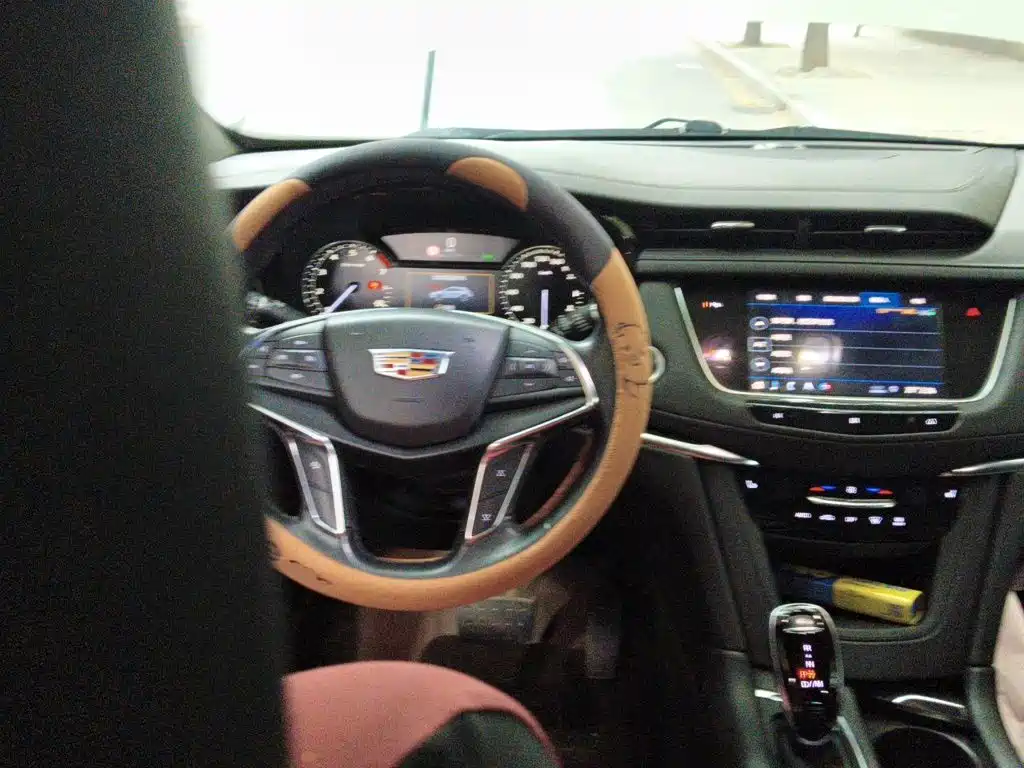 Cadillac XT5 — миниатюра 6