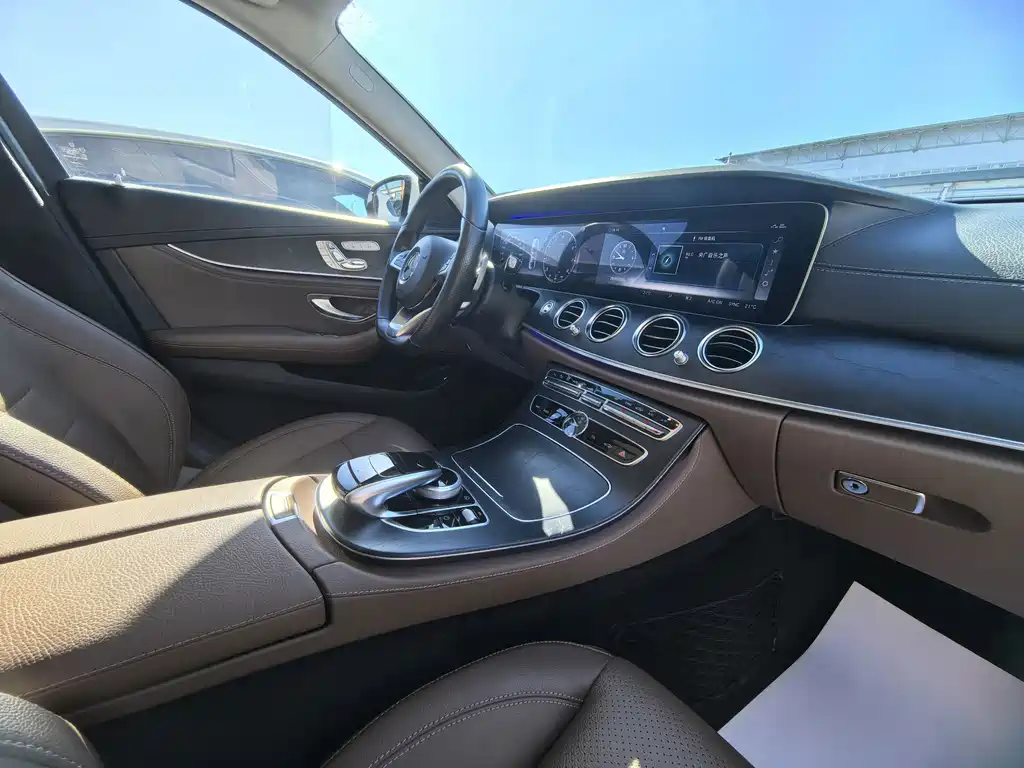 Mercedes-Benz E-Class — миниатюра 8