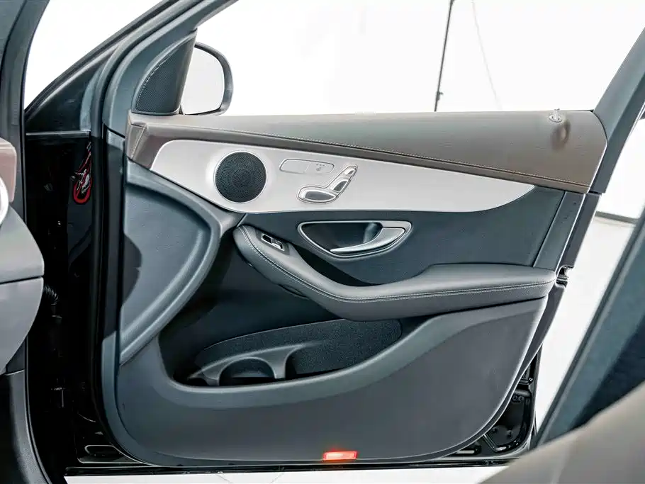 Mercedes-Benz GLC — миниатюра 13