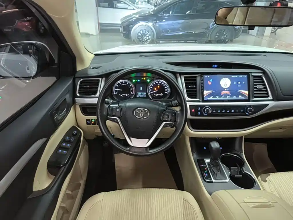 Toyota Highlander — миниатюра 11