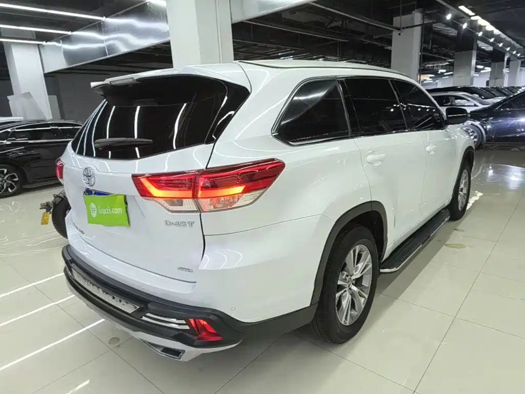 Toyota Highlander — миниатюра 7