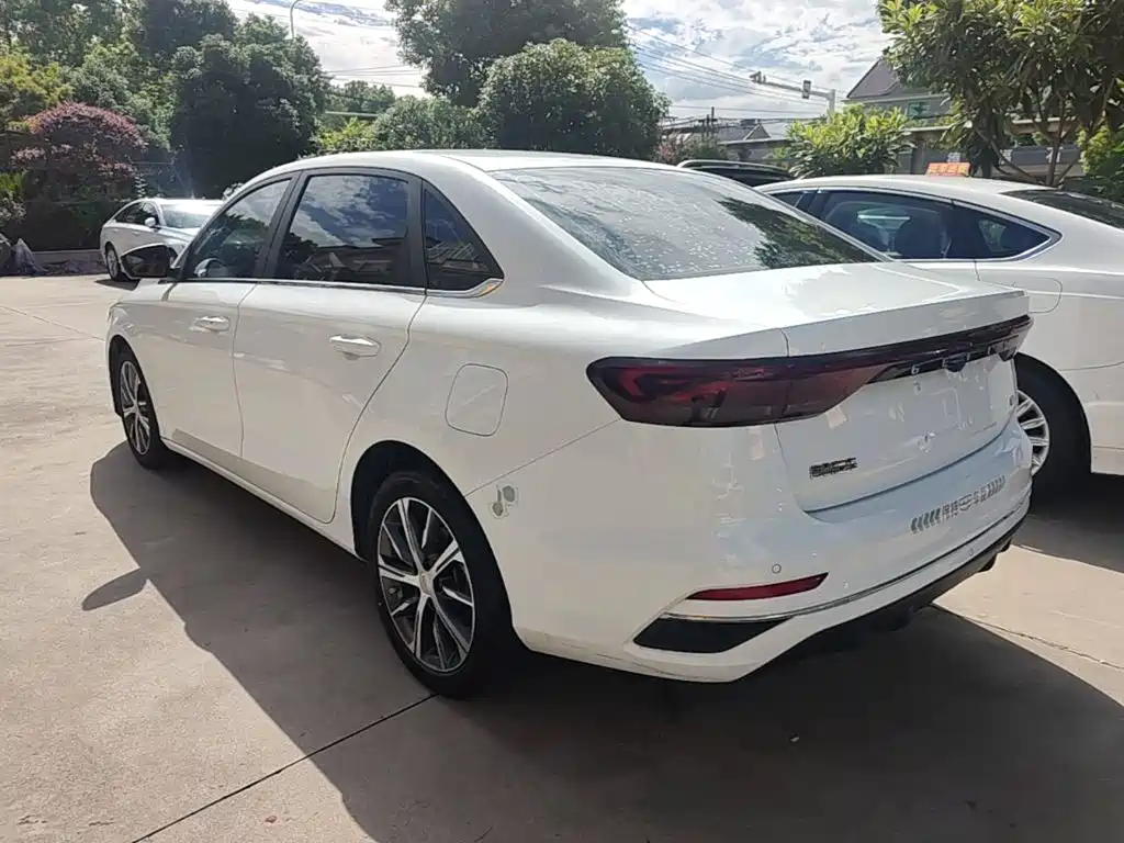 Geely Emgrand — миниатюра 5