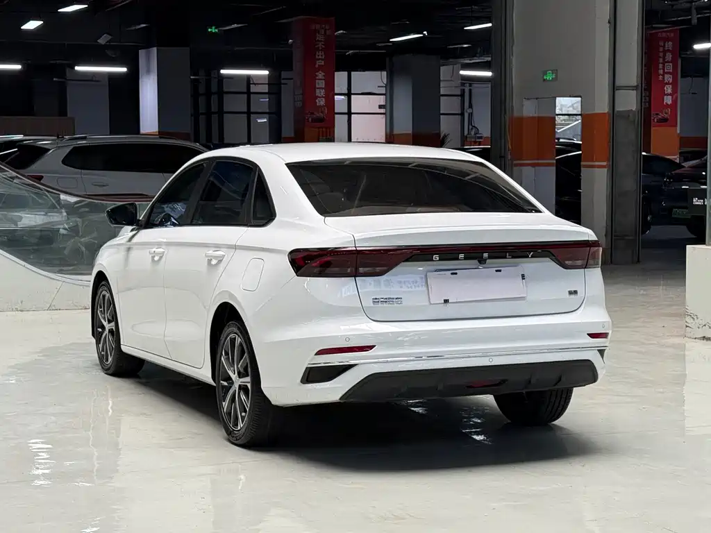 Geely Emgrand — миниатюра 5