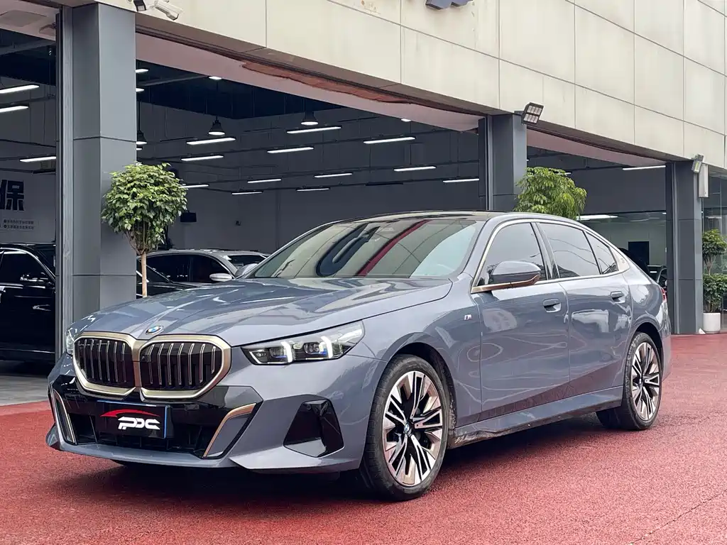 BMW 5 Series 2024