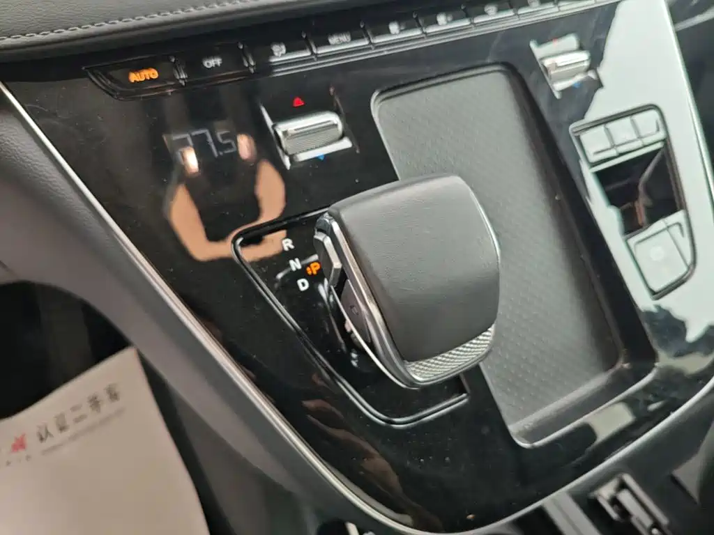 Hongqi Hongqi HQ9 PHEV — миниатюра 14