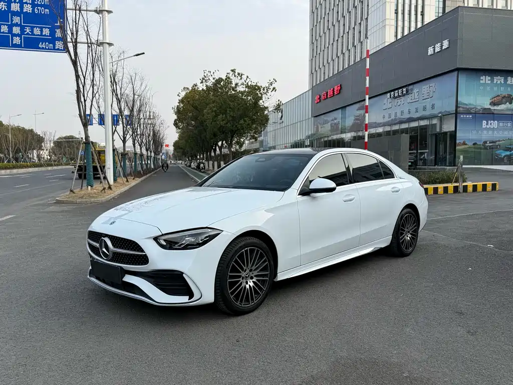 Mercedes-Benz C-Class 2024