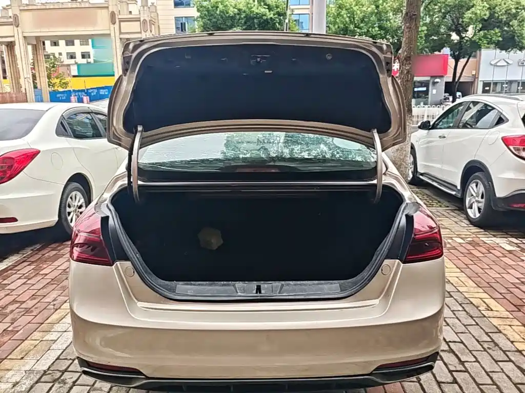 Geely Emgrand — миниатюра 19