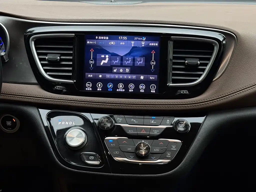 Chrysler Grand Voyager (Import) — миниатюра 10