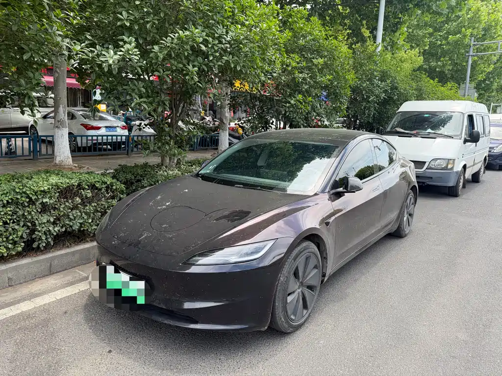 Tesla Model 3 2023
