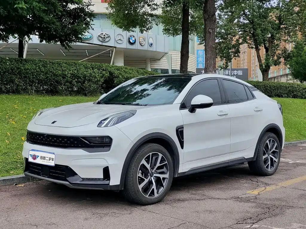 Lynk & Co 05