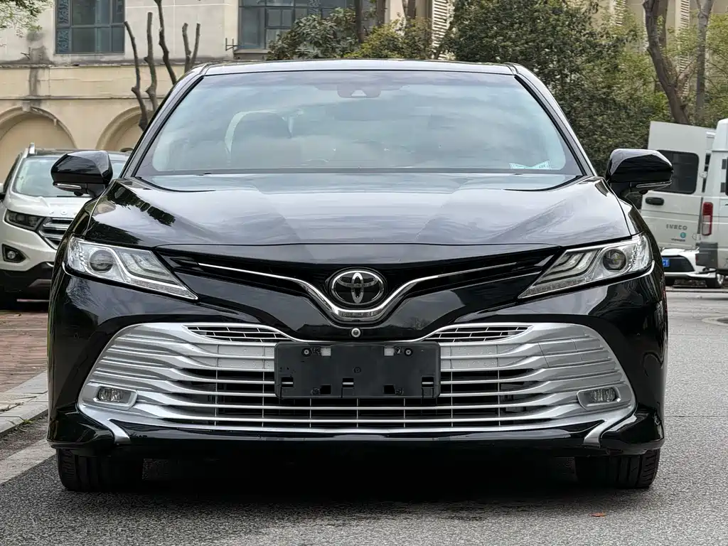 Toyota Camry 2019