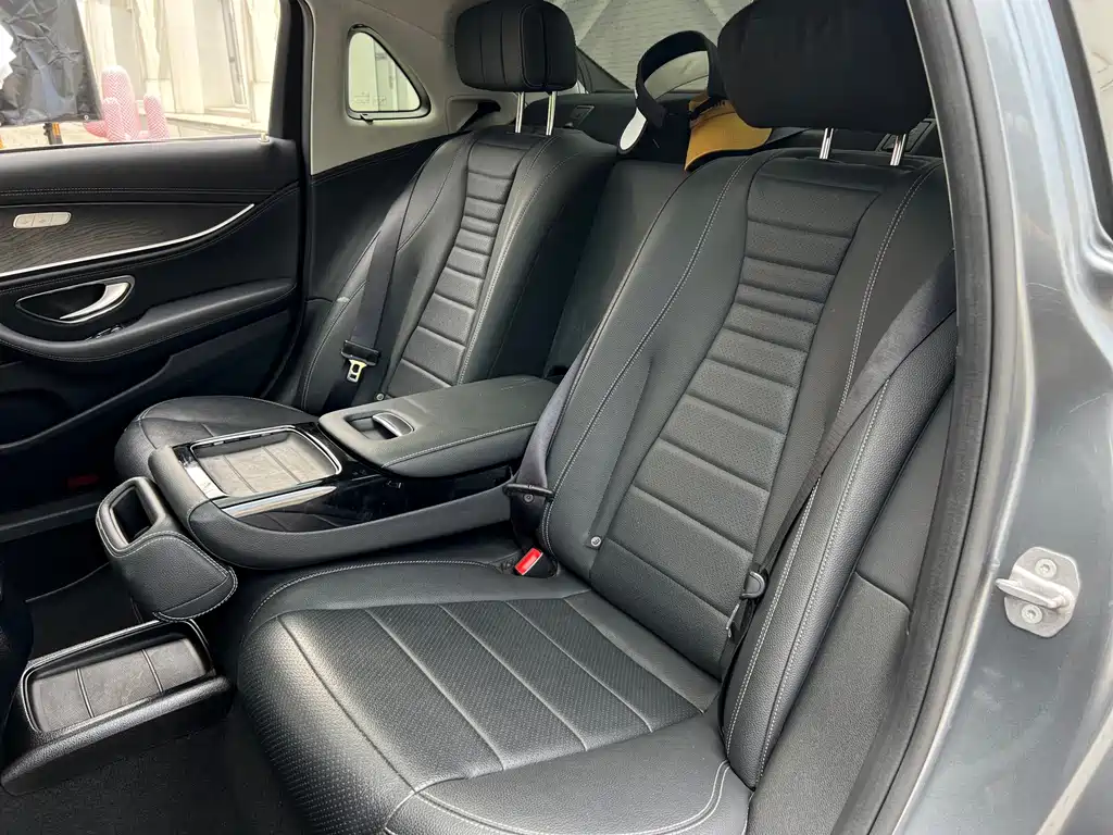 Mercedes-Benz E-Class — миниатюра 15