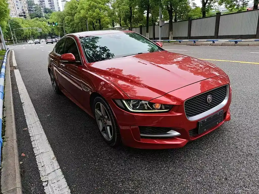 Jaguar XE 2015 2.0T 200PS R-Sport