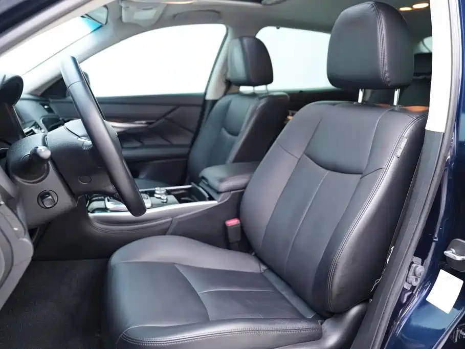 Infiniti Q70 — миниатюра 7