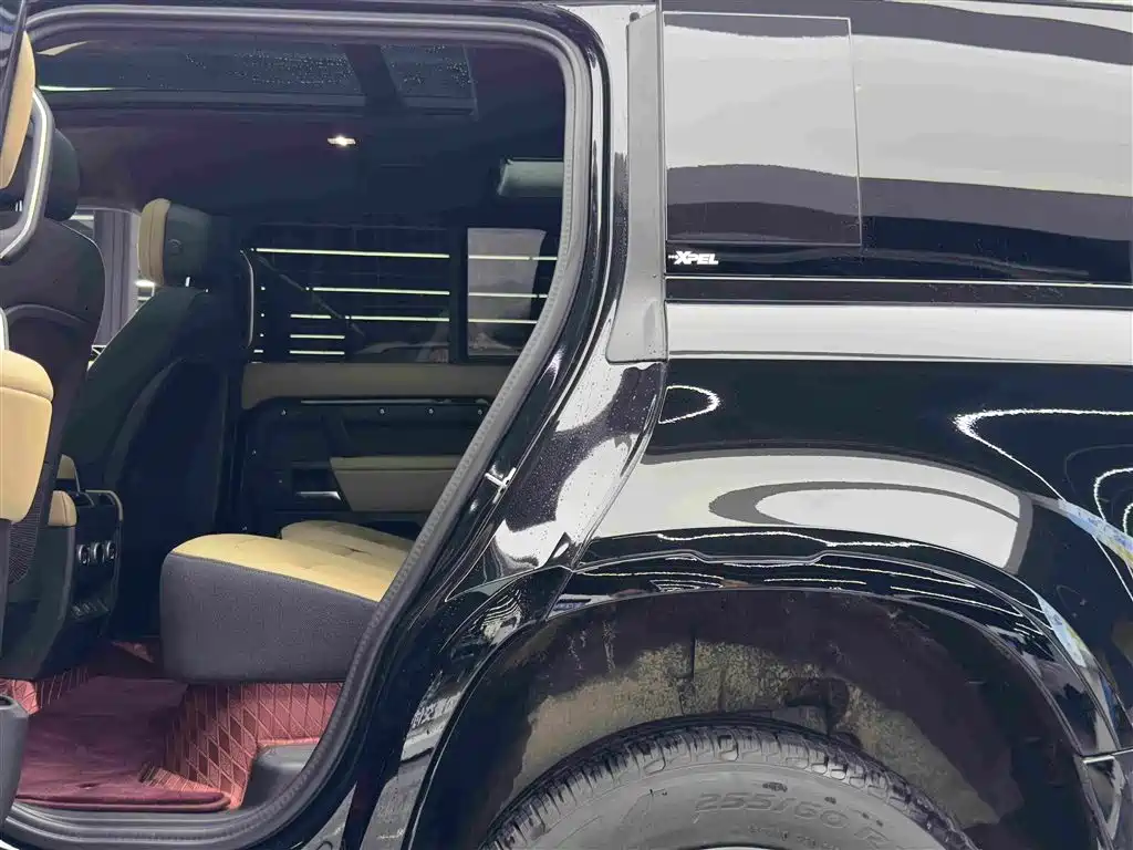 Land Rover Defender — миниатюра 9