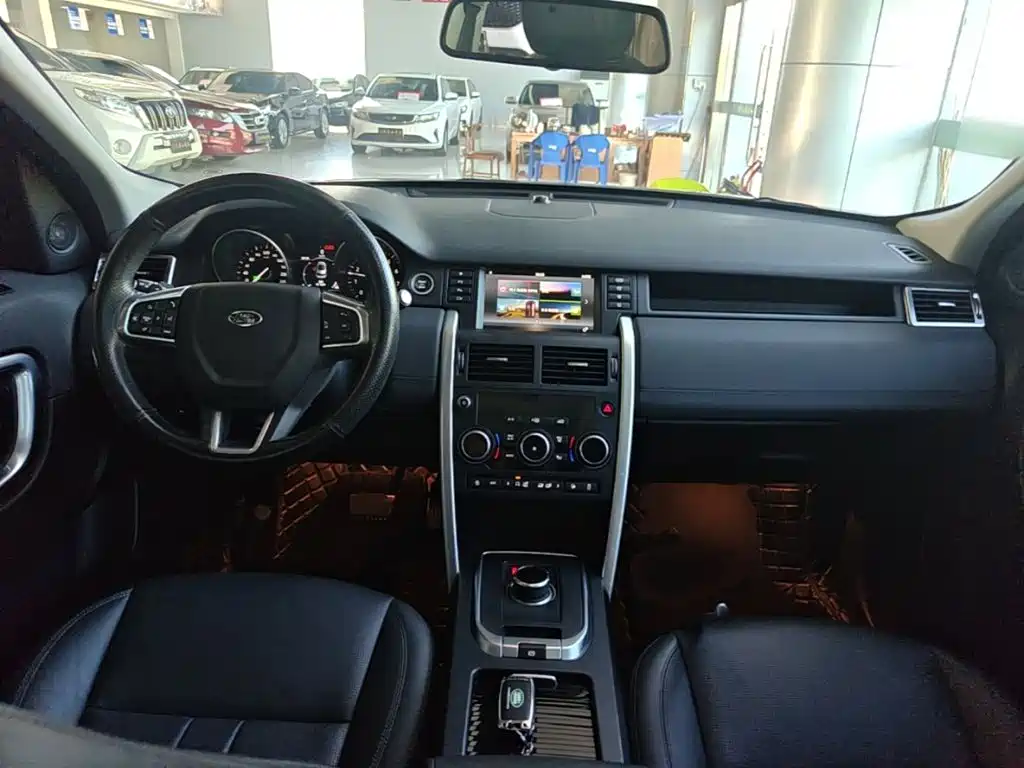 Land Rover Discovery Sport — миниатюра 10