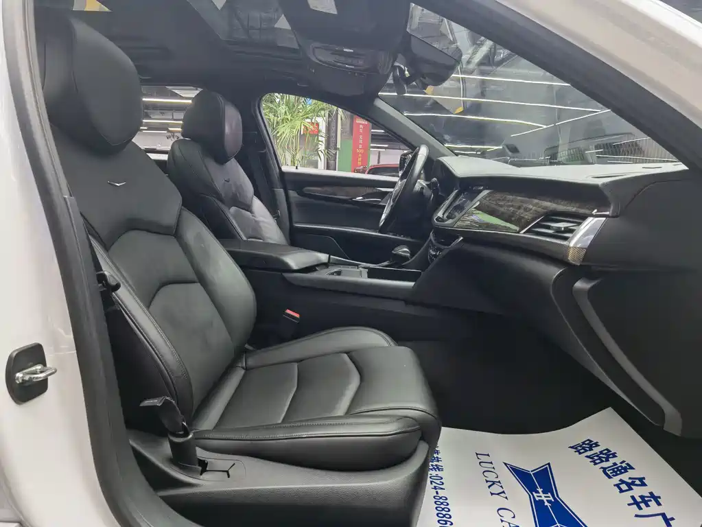 Cadillac CT6 — миниатюра 8
