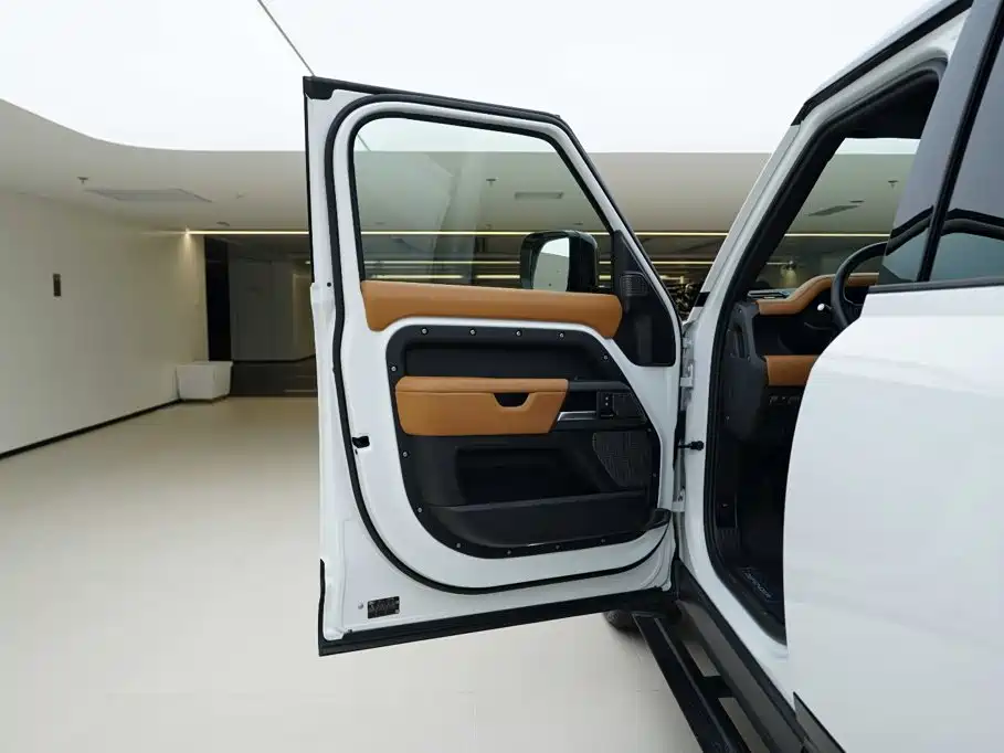 Land Rover Defender — миниатюра 15