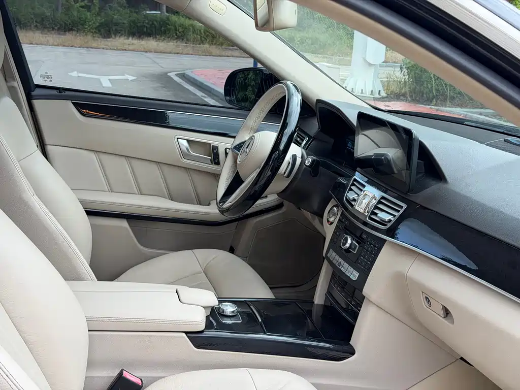 Mercedes-Benz E-Class — миниатюра 19