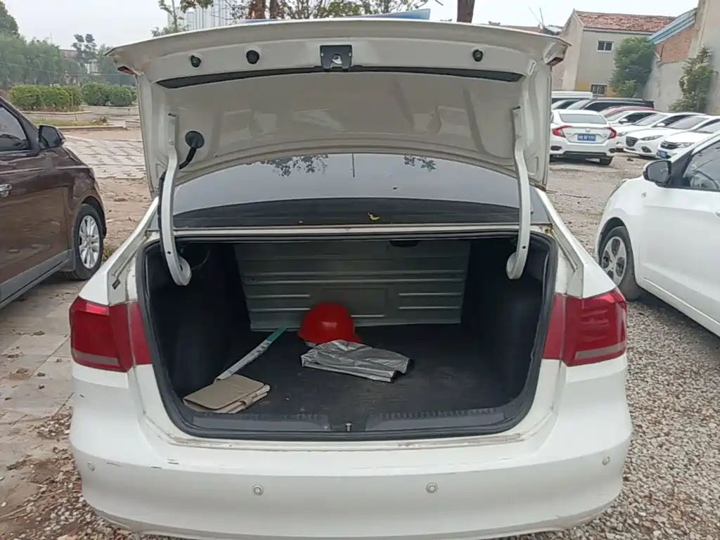Volkswagen Santana — миниатюра 18