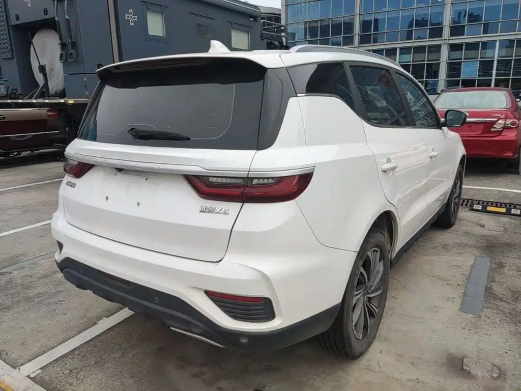 Geely Vision X6 — миниатюра 7