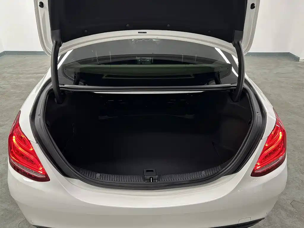 Mercedes-Benz C-Class — миниатюра 18