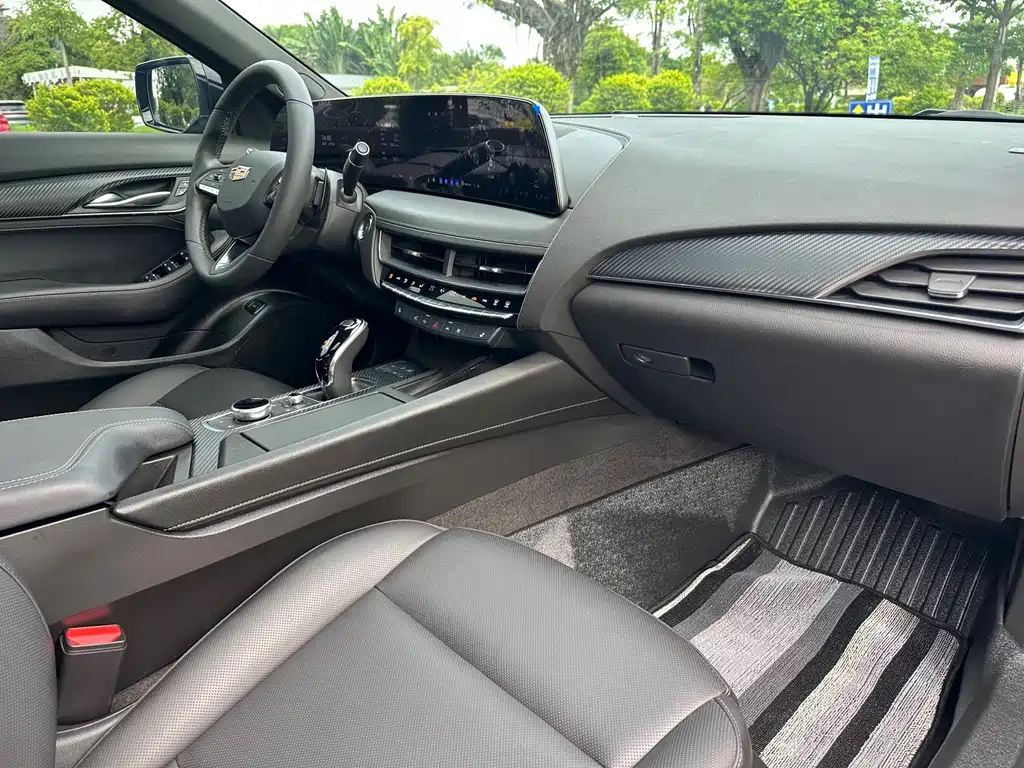 Cadillac CT5 — миниатюра 11