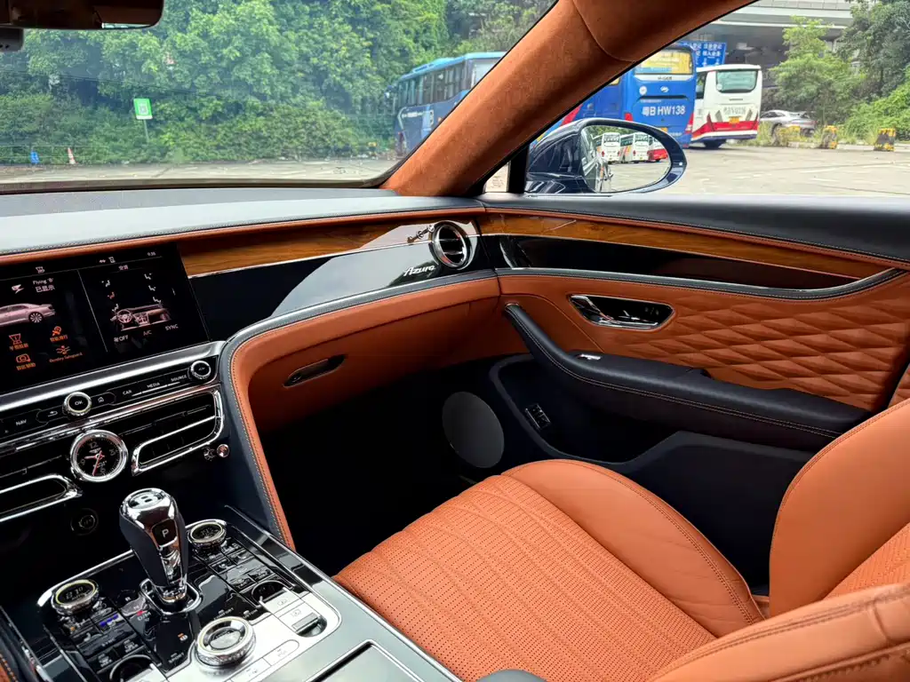 Bentley Flying Spur — миниатюра 22