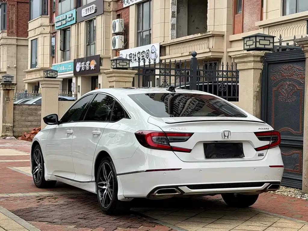 Honda Accord — миниатюра 9