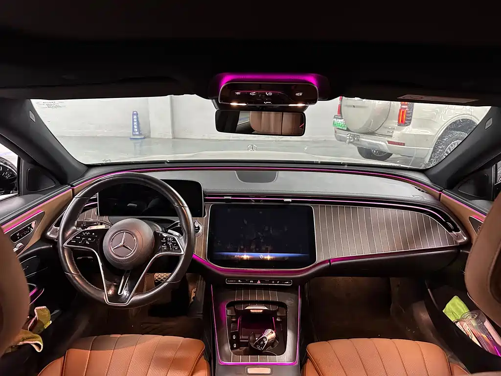Mercedes-Benz E-Class — миниатюра 4