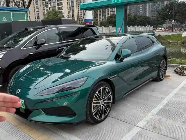 Denza Z9GT