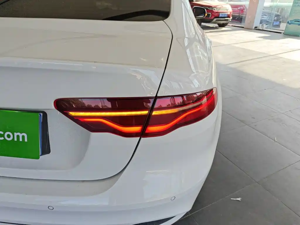 Jaguar XEL — миниатюра 8