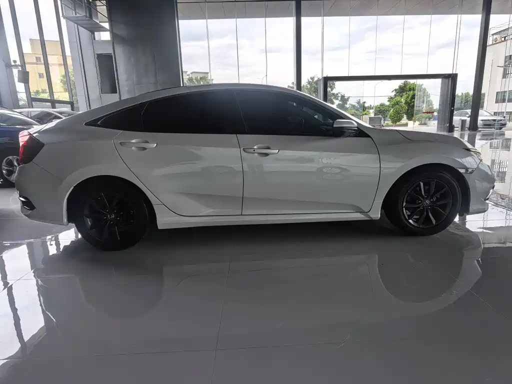 Honda Civic — миниатюра 6