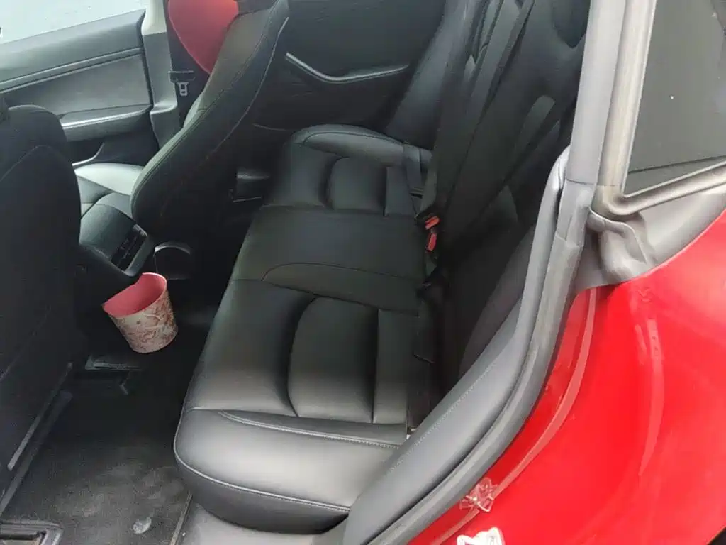 Tesla Model 3 — миниатюра 17