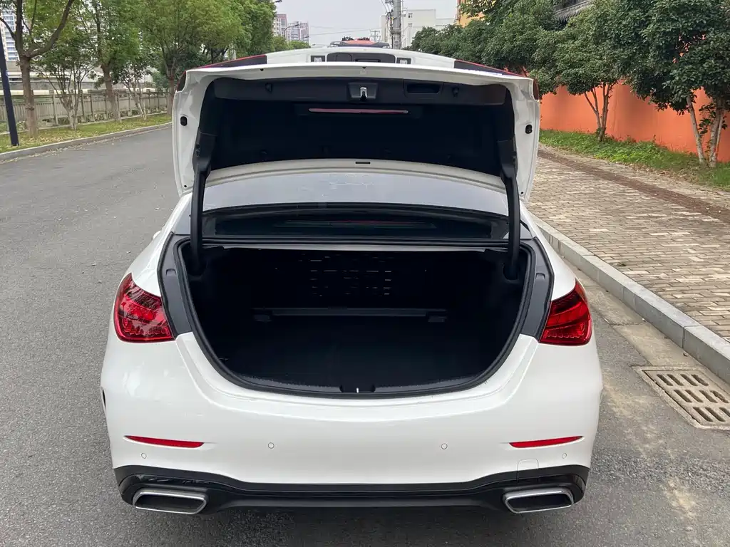 Mercedes-Benz C-Class — миниатюра 19