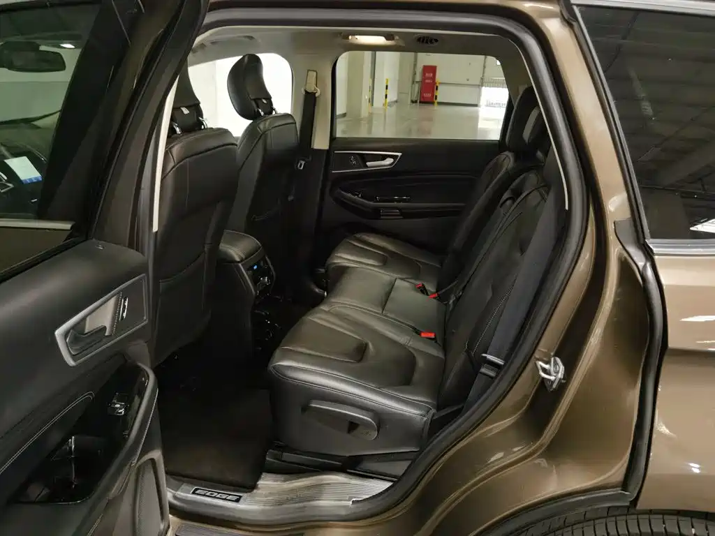 Ford Edge — миниатюра 15