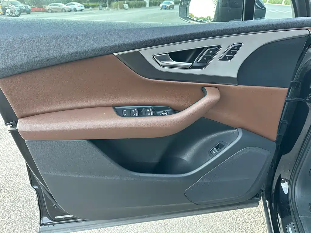 Audi Q7 — миниатюра 14