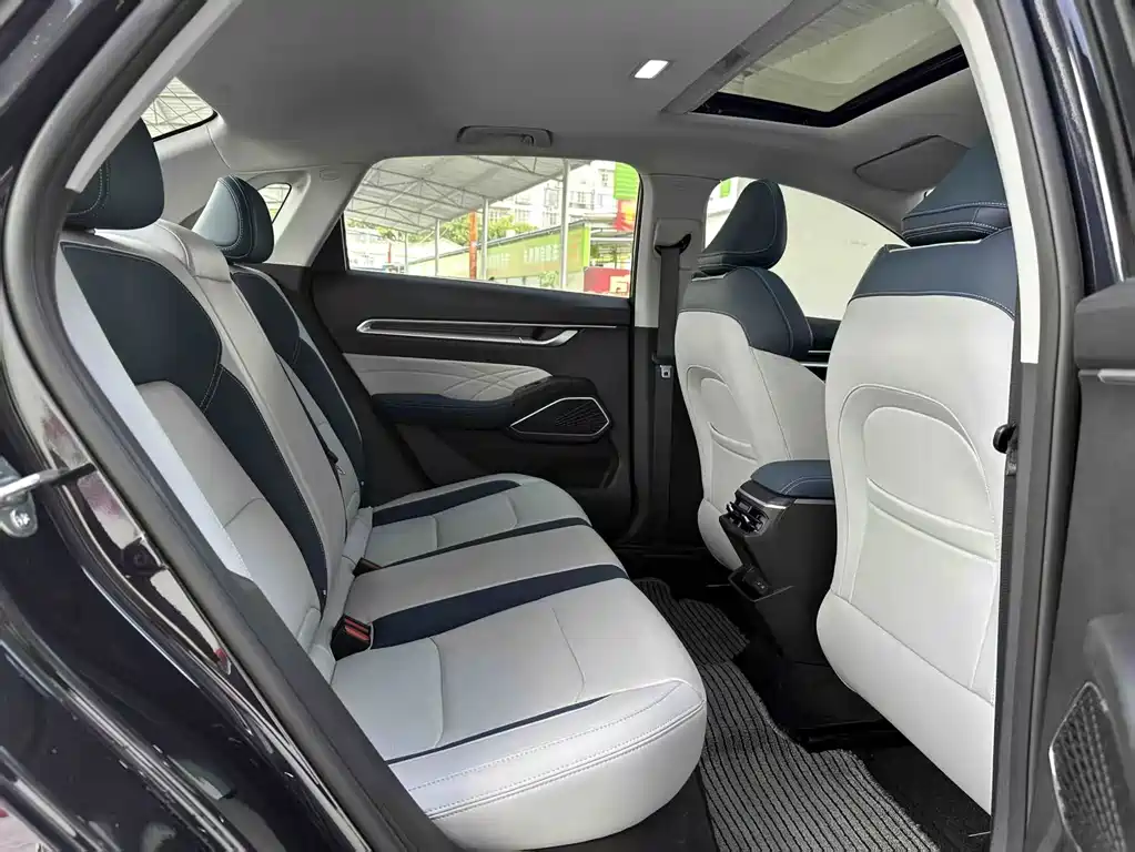 Geely Emgrand — миниатюра 10