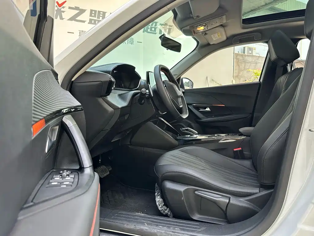 Peugeot 2008 — миниатюра 18