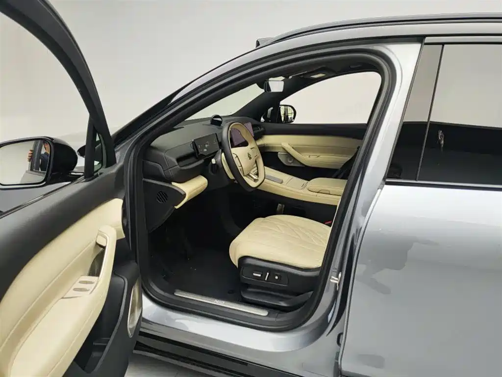 Nio ES6 2025