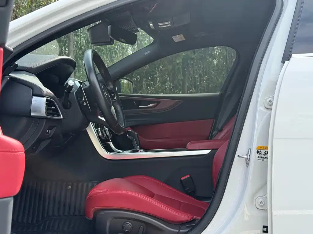 Jaguar XEL — миниатюра 8