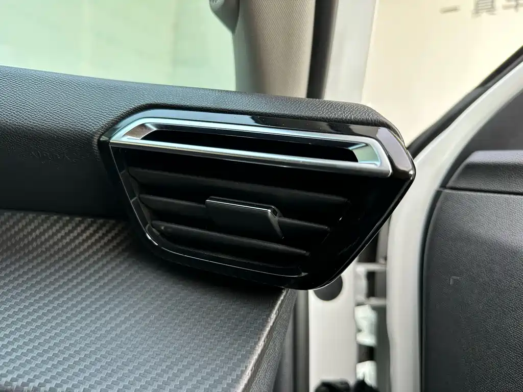 Peugeot 2008 — миниатюра 26
