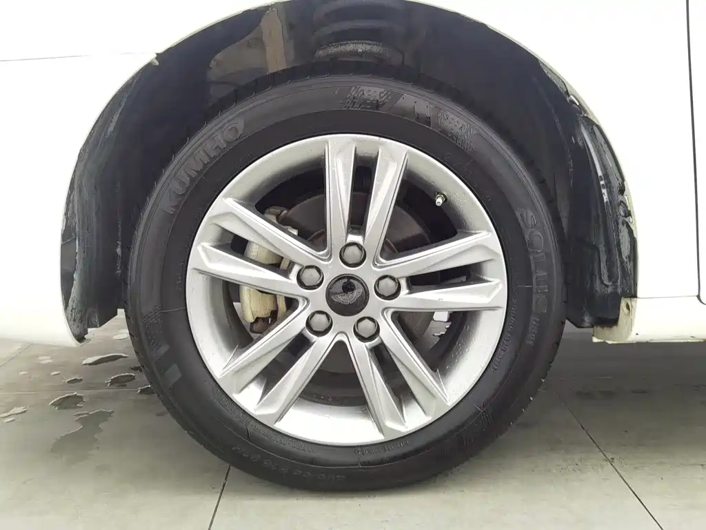 Geely Emgrand — миниатюра 17