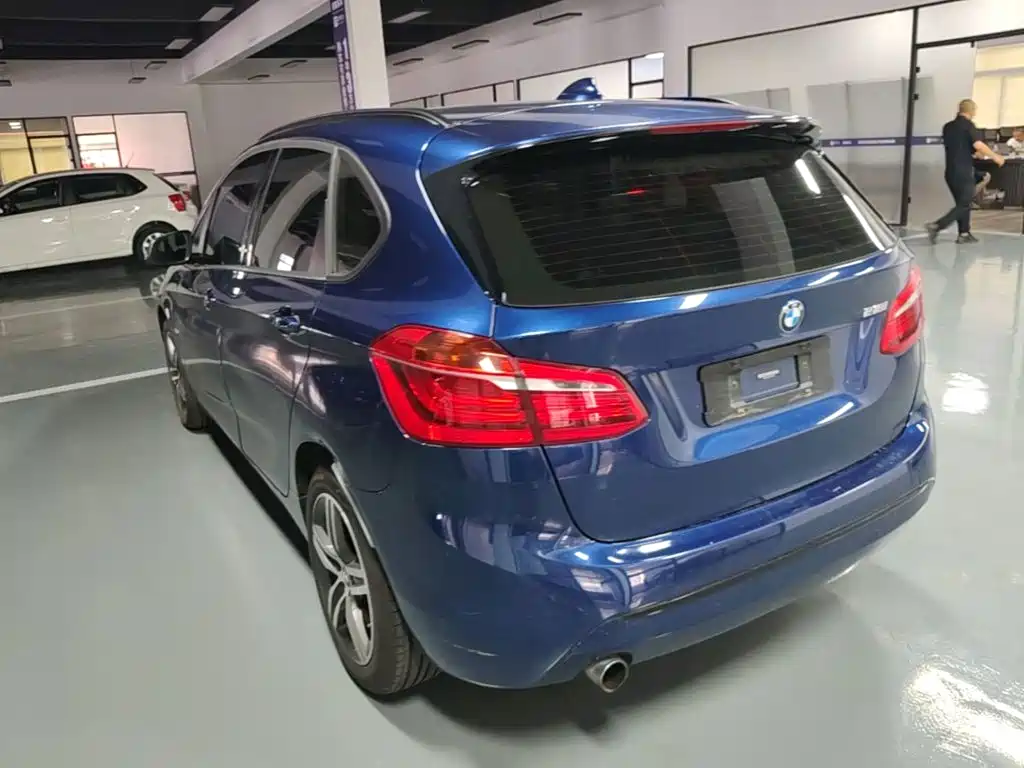 BMW 2 Series Active Tourer — миниатюра 5