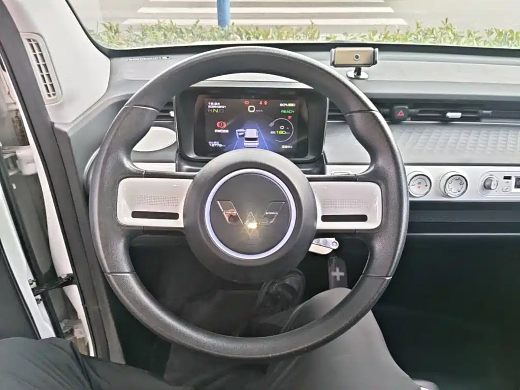 Wuling MINIEV — миниатюра 11