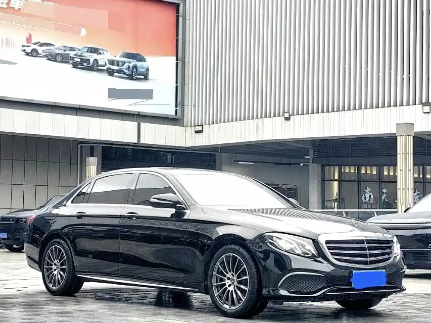 Mercedes-Benz E-Class — миниатюра 3