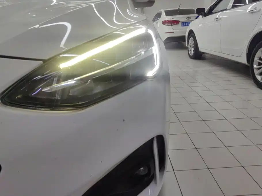 Ford Focus — миниатюра 5
