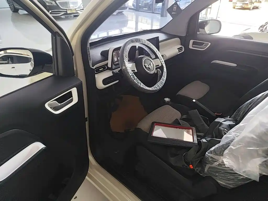 Wuling MINIEV — миниатюра 16