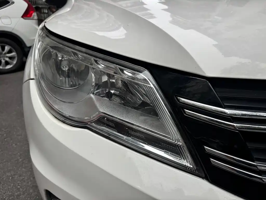 Volkswagen Tiguan — миниатюра 4